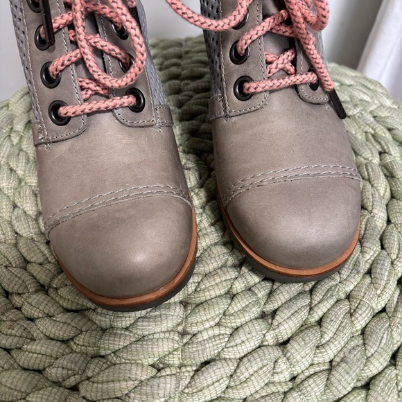 Sorel 1964 Premium Dove Gray Perforated Leather Hidden Wedge Lace Up Boots NWOB - Picture 6 of 9